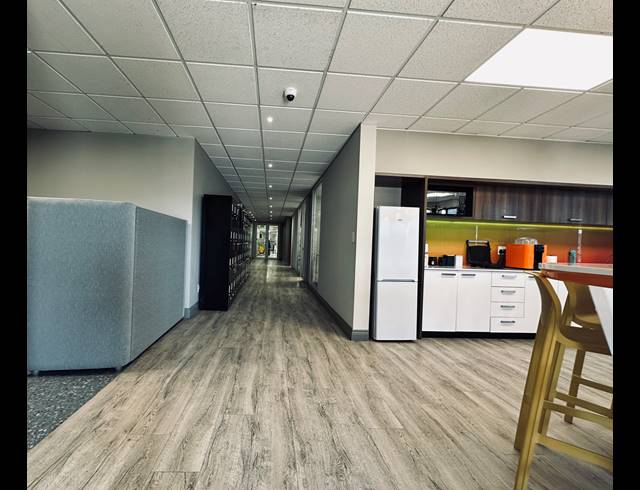 574M² OFFICE TO LET IN WOODMEAD